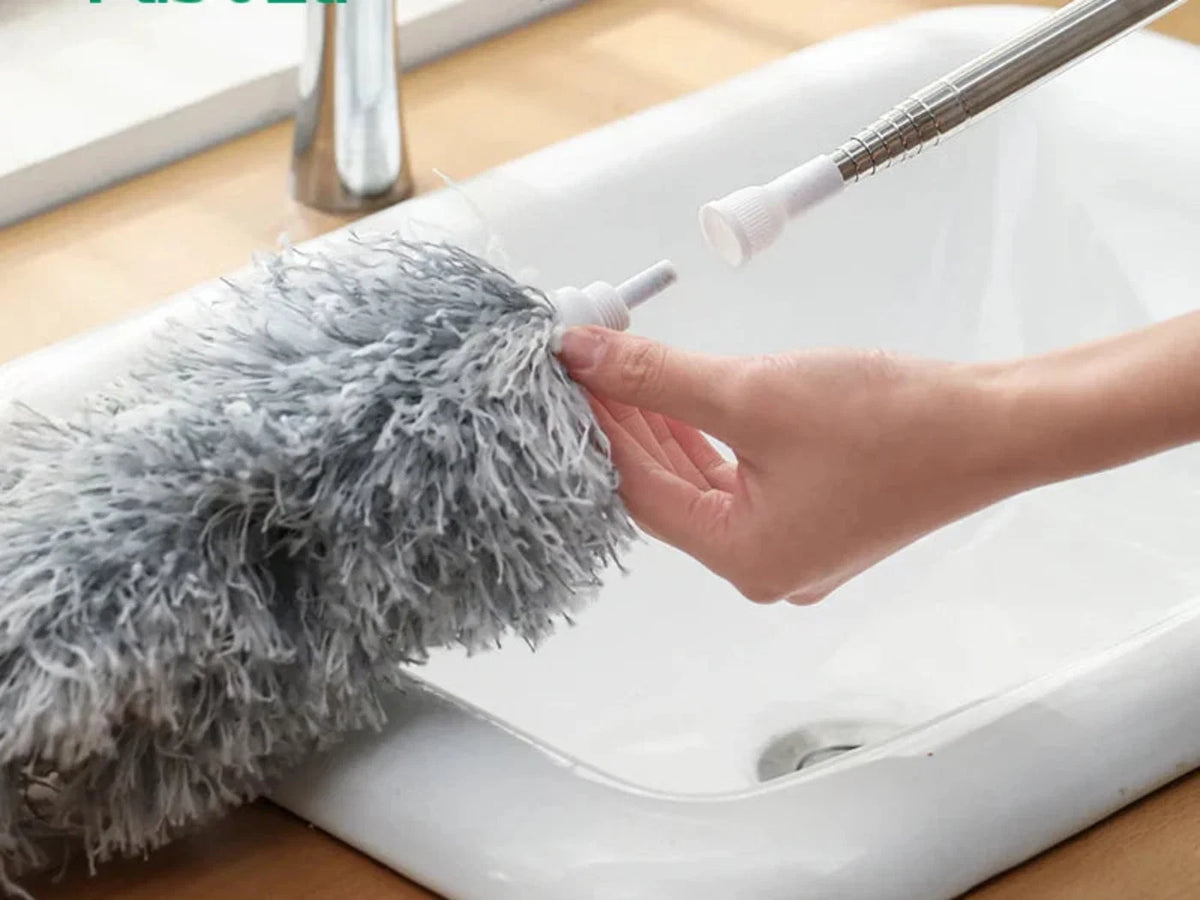 Microfiber Duster with Extension Pole for High Places
